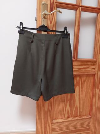 Pantalones cortos verde oliva talla S