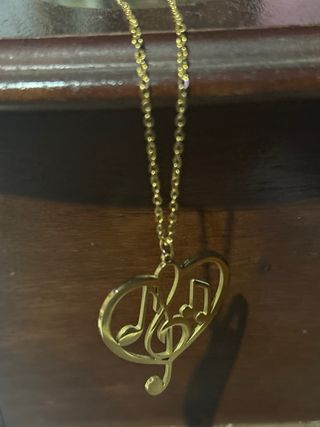 Colgante Corazón Musical Dorado