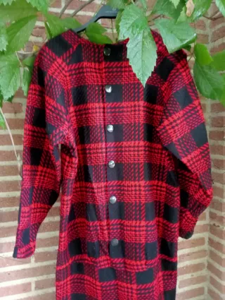 Vestido de cuadros rojo y negro