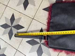 Bolso pelo con polipiel de mano