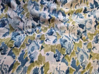 Camiseta floral manga larga