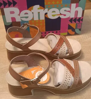 Sandalias Refresh Beige y Marrón