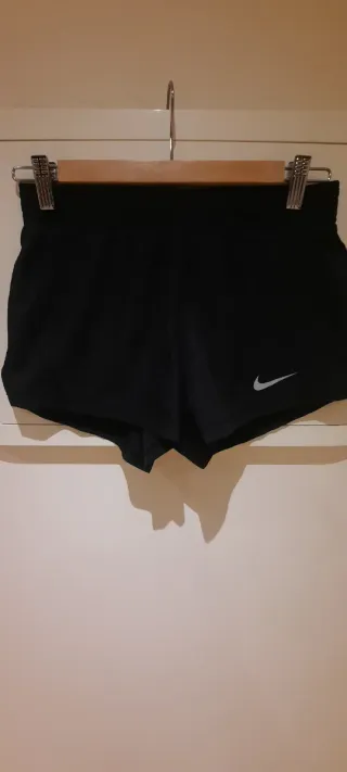 Calções desportivos Nike pretos