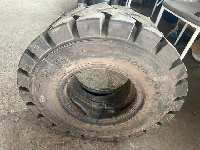 Neumático carretilla 23x9/10