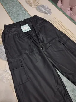 Pantaloni Cargo Ecopelle Neri Nuovi Taglia M