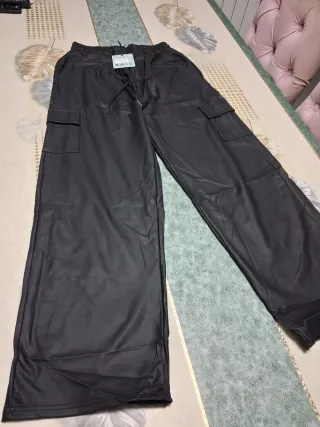 Pantaloni Cargo Ecopelle Neri Nuovi Taglia M