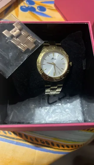 Reloj Lotus Dorado Mujer