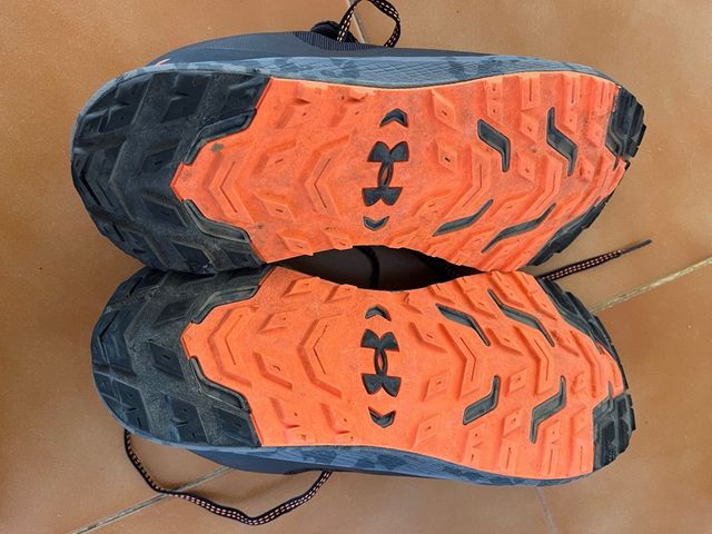 Zapatillas Under Armour.