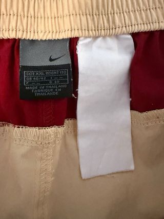 Nike Shorts Beige y Rojo