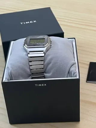 Reloj Timex T80 de 34 mm Digital nuevo 