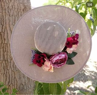 Pamela de fiesta con flores