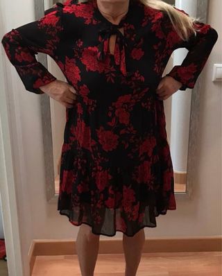 Vestido gasa estampado flores negro y rojo T.52