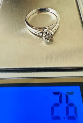 Anillo Oro 18K Solitario Diamantes Naturales