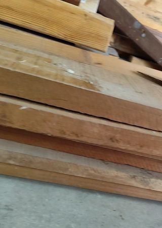 Tablas de Iroko y Pino – Madera para carpintería /