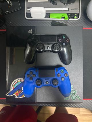 PS4 500 GB + 2 controller + cavi
