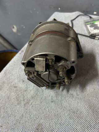 Alternador Iskra AAG1311 14V 33A Land Rover