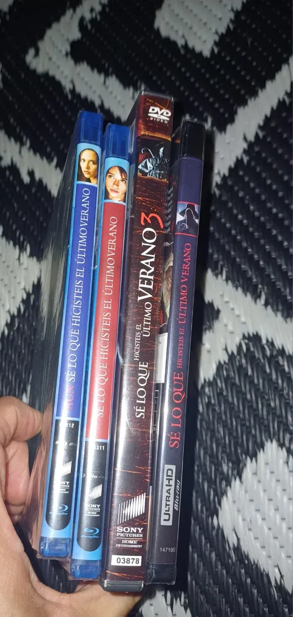 PRECINTADA! SÉ LO QUE  HICISTEIS EL  ÚLTIMO VERAN0