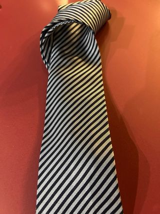 Corbata Rayas Negras y Blancas