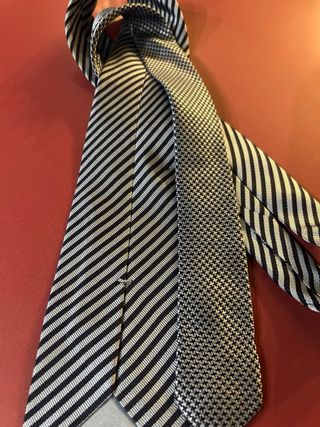 Corbata Rayas Negras y Blancas