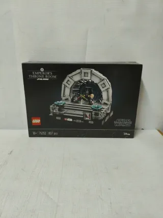 Lego Star Wars Emperor's Throne Room Diorama 75352