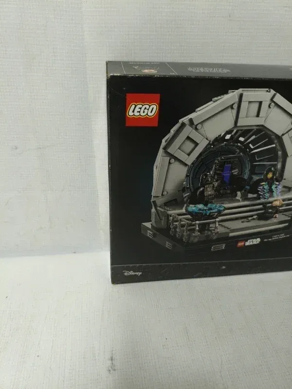 Lego Star Wars Emperor's Throne Room Diorama 75352