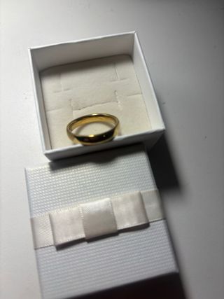 Anillo media luna dorado