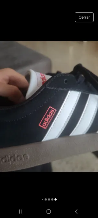 Zapatillas Adidas Negras y Blancas