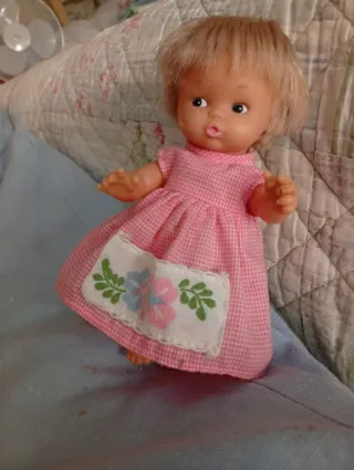 Barriguitas Famosa Muñeca Vestido Rosa