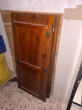 Ventana de madera antiguas con cristal 