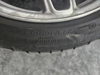 Llantas más neumáticos