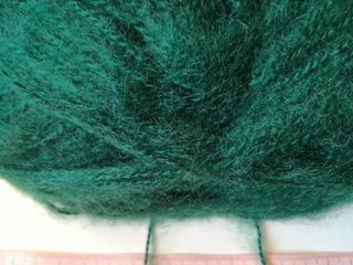 Ovillo lana pelo verde 50g 2 cabos