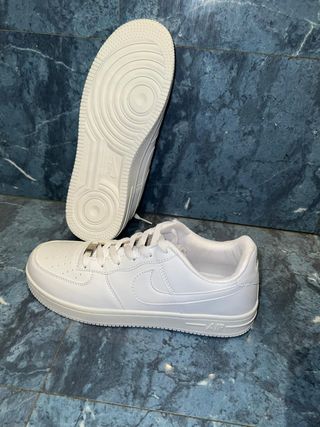 Nike Air Force 1 Talla 42 Blancas