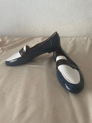 Mocasines azul y blanco talla 40