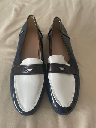 Mocasines azul y blanco talla 40