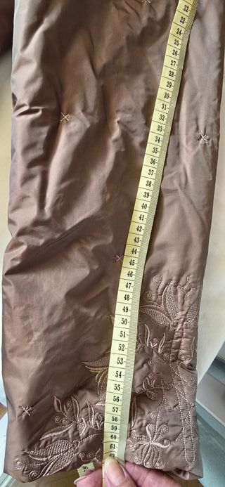 Elegante chaqueta marrón de mujer