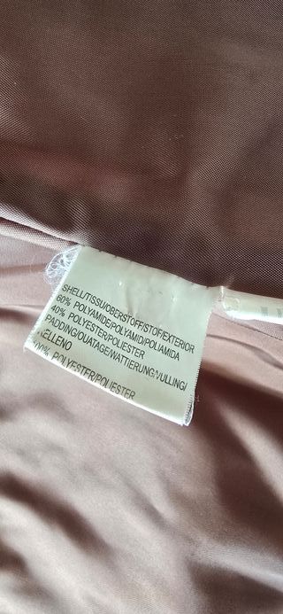 Elegante chaqueta marrón de mujer