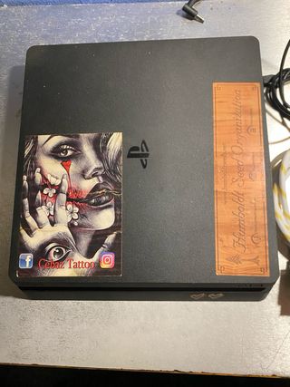 PS4 Slim 1 TB + 6 giochi 