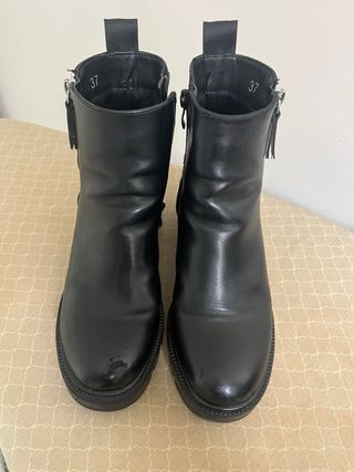 Botines negros Xti con cremallera