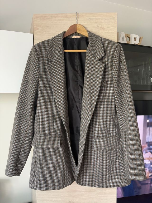 Americana cuadros marrón y gris