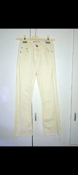 Pantalón acampanado