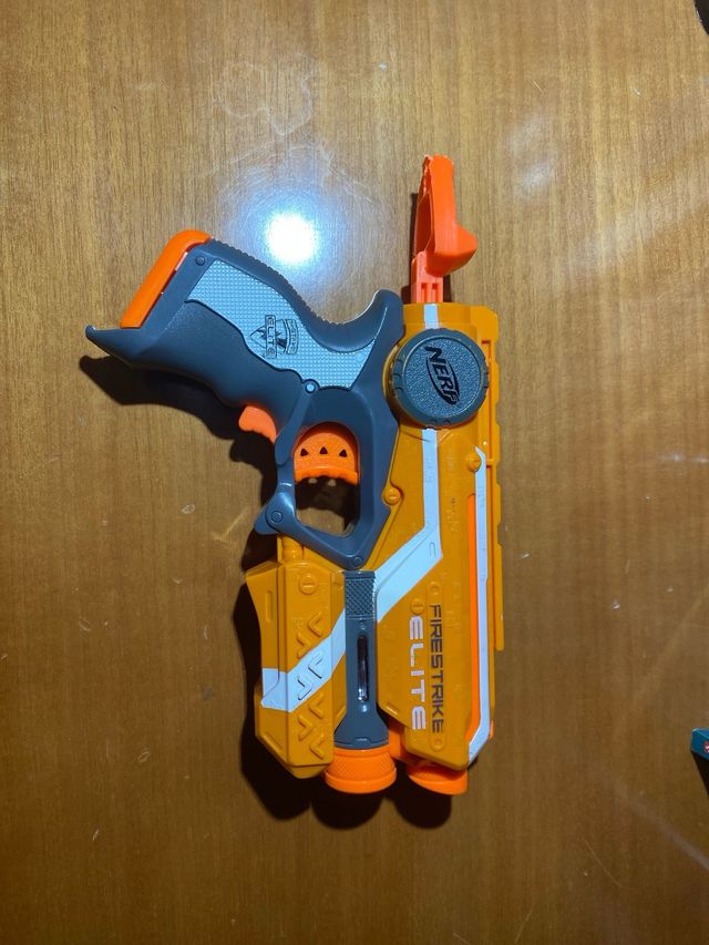 Pistola Nerf N-Strike Elite