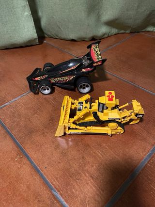 2 Carrinhos de Brincar: Carro Corrida e Bulldozer