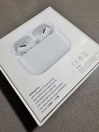 Apple AirPods Pro con estuche de carga inalámbrica