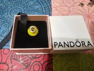 Pandora Charm Amarillo y Plateado