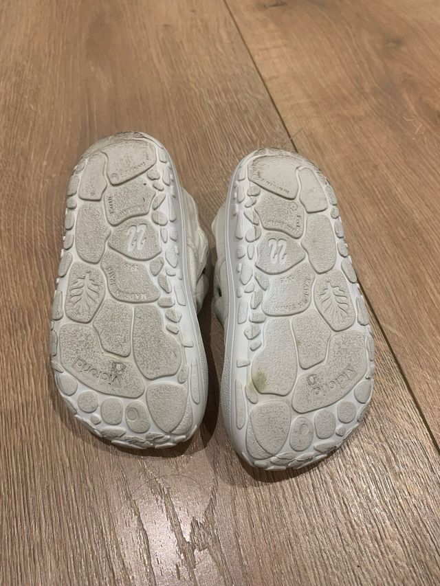 Victoria Lonetas Barefoot Talla 22