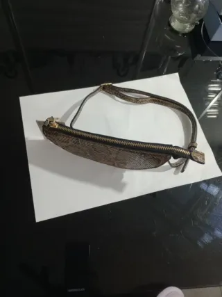 Riñonera Mango efecto piel serpiente