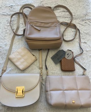 Lote 50 Bolsos, Neceser y Carteras