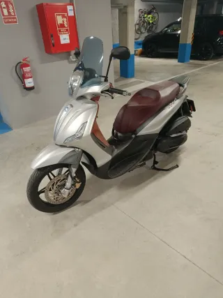 Piaggio Beberly Sport Touring 350 ABS