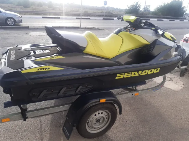 Moto de agua Sea-Doo 230