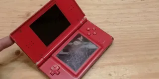 Nintendo DS Lite Red - Componenti leggeri 